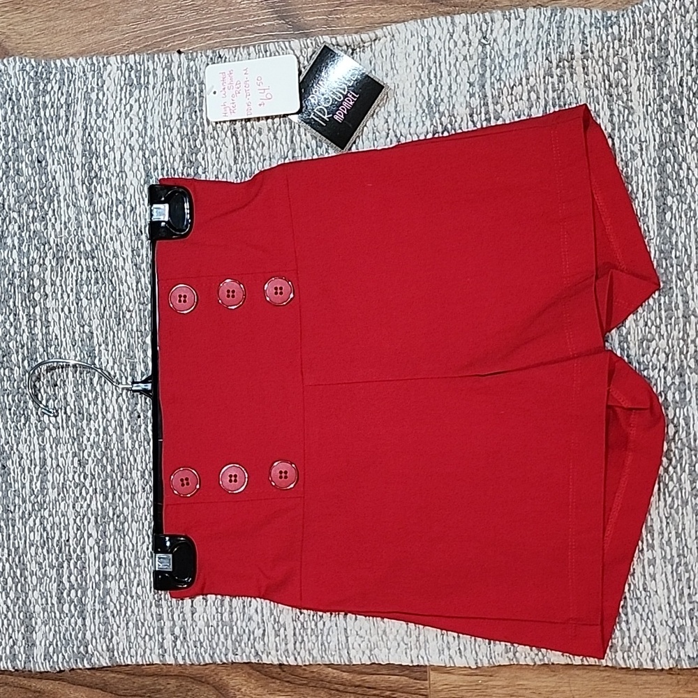 Retro high waisted shorts with Buttons